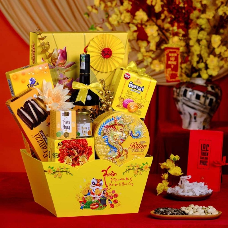 Giỏ quà tết vàng vàng sang trọng
